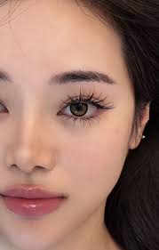 Urgent lash model needed for anime style