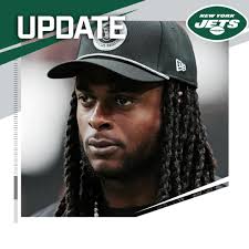Jets WR Davante Adams, listed as questionable for Sunday due to a hip  injury, is expected to play vs. the Bills, per source. Adams would like to  catch the 500th career passing