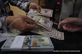 Ada beragam program bantuan sosial atau bansos yang disalurkan pemerintah indonesia bagi. Kurs Dollar Rupiah Bank Mandiri Hari Ini Rabu 21 April 2021 Cek Sebelum Tukar Valas