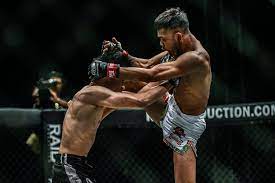 Dan setiap malam, sebelum tidur, bayangannya lah yang muncul di benakku. Terjangan Lutut Zenwalk Hentikan Angelo Di Ronde Pertama One Championship The Home Of Martial Arts