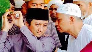 Muhammad arifin ilham wafat pada tanggal 22 mei 2019 di penang malaysia. Sebelum Arifin Ilham Meninggal Aa Gym Bacakan Talqin Dari Mekkah Seleb Tempo Co
