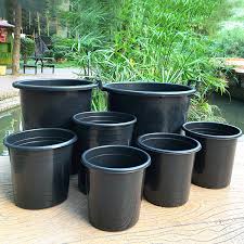 Pot bunga sekarang juga terbuat dari plastik, kayu, batu atau terkadang bahan daur ulang. Grosir Pot Bunga Plastik Galon Hitam Pot Bunga Pot Plastik Ekstra Besar Pot Tanaman Pot Bunga Luar Ruangan Pot Plastik Dengan Telinga Buy Plastik Besar Pot Plastik Pot Planter Bunga Pot Outdoor Hitam