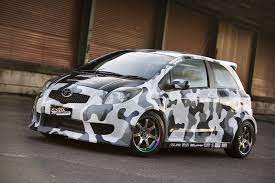 2009 modified toyota yaris kamuflyazh avtomobili avtomobil