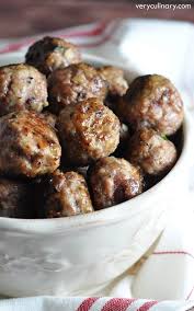 A Classic Foolproof Meatball Recipe That Will Be Your Go To Makes 80 So You Can Freeze A Bunch And Have The Meatball Recipes Recipes Classic Meatball Recipe
