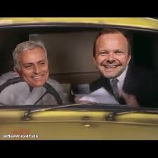 Bbc sport has been told the agreement with owners the glazer family is amicable and there. Gif Ed Woodward Y Mourinho Celebran El Fichaje De Pogba