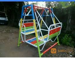 Kursi dan meja teras taman 1 set bahan besi & rotan (harga kirim): Pusat Ayunan Besi Kab Banyuwangi Jualo