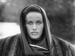 Also, her modelling career has given her huge financial success. Was Macht Grace Jones Heute Mannersache