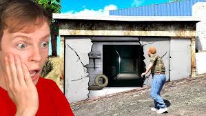 THERE'S A BASE UNDER Lester's HOUSE in GTA 5!
