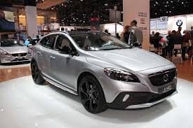 Volvo V40 Cross Country Is A Blend Of Wagon And Crossover The Detroit Bureau