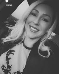 Christy Bennett (@soldbychristyb) • Instagram photos and videos