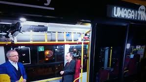 Wystarczy, że do swoich publicznych wpisów w mediach społecznościowych dodasz nasz. Skandal W Warszawie Brakuje Autobusow Dla Mieszkancow Sa Dla Tvn Ktory Kreci W Nich Programy Zyciestolicy Com Pl