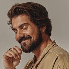 Ali Roller's Instagram, Twitter & Facebook