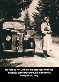 Stranger helps woman with flat tire and sparks chain of kindness