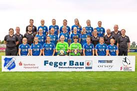 Kostenlos, ohne werbung und anmeldung. Fussball Bundesliga Spielerinnen Laden Akku Auf Fussball Schwarzwalder Bote