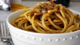 Se le acquisti eviscerate ma con la testa allora devi reciderla. Ricetta Come Pulire Le Acciughe E Le Sarde Le Ricette Di Buonissimo
