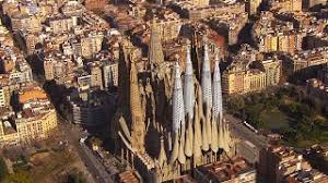 Bis 2026 soll die kirche sagrada familia in barcelona fertiggestellt sein. Barcelonas Beruhmte Kathedrale Wachst Weiter Dw Reise Dw 21 09 2018