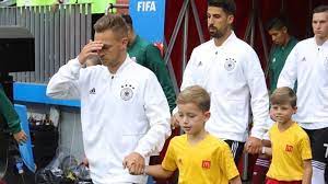 Als sohn von vater roland kroos und mutter birgit kämmer erlangte er im jahr 2021 als fußballer berühmtheit. Der Ist Auch Cool Mit Joshua Kimmich Ins Wm Stadion Spvgg Bayreuth Nordbayerischer Kurier
