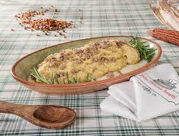 Cuocere lentamente lasciando addensare il sugo. Polenta Al Sugo Bianco Salsiccia Mulino Medievale Dei Renzetti