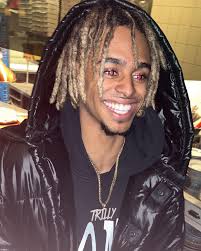 exactly 1 year later… SUN CHILD (DELUXE) all 13 songs prod. by me 💿💿💿  had an absolute blast making these new tracks with @soklo___ and  @jackxander.zip THANK YOU to everyone who contributed