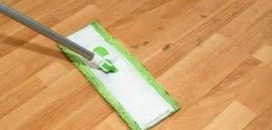 طريقة تنظيف الباركية من الاشياء التي تخاف منها سيدة المنزل لانها تخشي دائما ان يتلف هذا النوع