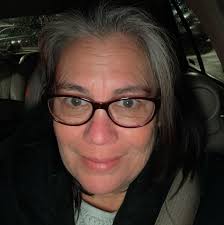 I don't know if many of you know this, but I started my “hair career”  pretty much at the Iao, doing wigs and makeup apprenticeship under Linda  Gallagher almost 2 decades ago!