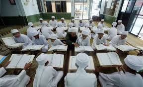 Mata pelajaran asas ialah bahasa melayu. Pelajar Tahfiz Kini Perlukan Akademik Kemahiran Yayasan Dakwah Islamiah Malaysia
