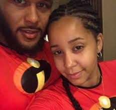 Aaron charles donald (pittsburgh, 23 de maio de 1991) é um jogador de futebol americano que joga como defensive tackle para o los angeles rams da national football league (nfl). Jaelynn Blakey Bio Aaron Donald S Girlfriend Net Worth Age Facts Wiki Affair Boyfriend Family Parents Children Famous For Birthday News Gossip Gist