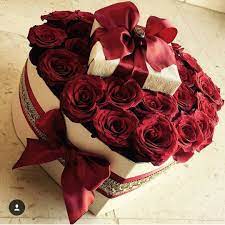 تنسيق هدايا on instagram اميرة الورد تغليف هدايا شغلنا غير مع توصيل طلبيات عرب السعوديه موسيقه ورد modern flower arrangements red roses luxury flowers