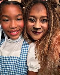 Oh, you know…. Just fangirling over my amazing cast behind the scenes at  @911onabc… Love these ppl so much!🦁🦁🦁 #HappyHalloween! #CowardlyLion