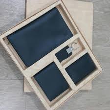 In 1920, when the business moved to jafferjees have premium quality elegant leather wallets. Brand New Jafferjees Wallet Set From Pakistan Men S Fashion Bags Wallets On Carousell