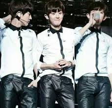 Chanyeol In Those Leather Pants I See A White Light And I M Going Toward It It Feels So Peaceful Selebriti Kapal Pria