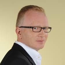 Die kurse und / oder bewertungen zum basiswert entsprechen regelmäßig nicht den an oder von der in den endgültigen bedingungen der wertpapiere angegebenen referenzstelle veröffentlichten kursen oder bewertungen. Heiko Stabel Leitung Credit Middle Office Essen Deutsche Bank Privat Und Geschaftskunden Ag Xing