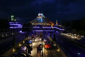 Space Mountain And Autopia Disneyland Paris Disneyland Space Mountain