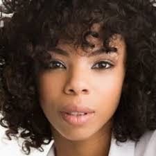 Shari Perry's Instagram, Twitter & Facebook