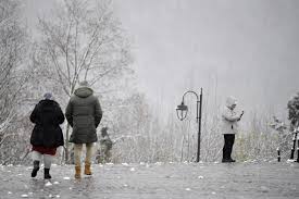 Oricum, la brasov e mai ceva ca la onesti, si nu doar atunci cand ninge, asa ca esti o. Meteo PrognozÄ SpecialÄ Pentru Bucuresti Vreme InchisÄ Rece Cu Ninsori