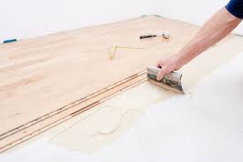 La pose débute en positionnant les deux premiers rangs de parquet sans colle. Parquet Colle Caracteristiques Avantages Inconvenients