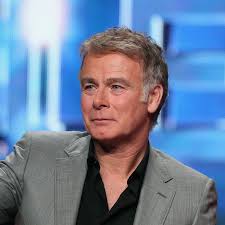 En 1979, il est le pilote du vaisseau des frères bogdanoff dans l'émission temps x. Franck Dubosc Paris Match