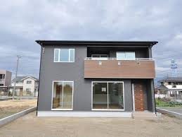 アクセントカラーのウッドブラウンが映える素敵な外観 住宅 外観 住宅のエクステリアデザイン 家