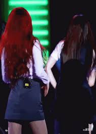Mai 2018 debütierte die gruppe mit ihrem ersten erweiterten . Seo Soojin Red Hair Gif Seo Soojin Red Hair Song Yuqi Discover Share Gifs