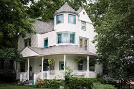 The front of my house needed a drastic facelift and some curb appeal. White House Wrap Porch Photos Free Royalty Free Stock Photos From Dreamstime