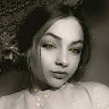 Vanessa Kirk's Instagram, Twitter & Facebook