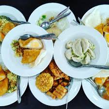 Cobain Deh 5 Pempek Lezat Di Surabaya Ini Rasanya Juara Pempek farina di surabaya mengombinasikan makanan khas palembang dengan berbagai olahan makanan khas setempat, antara lain sambal penyet. cobain deh 5 pempek lezat di surabaya