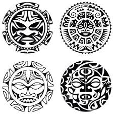 Saviez Vous Que L Origine Du Mot Tattoo Vient De La Polynesie Le Tatau Ce Qui Est Le Tatouage Polynes Tiki Tattoo Maori Tattoo Polynesian Tattoo Designs