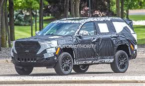 2022 Jeep Grand Cherokee Based 3 Row Suv Spy Shots