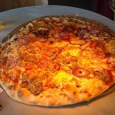 Auf der karte finden und einen tisch reservieren. Where To Eat Pizza Food In Magdeburg The Best Restaurants And Bars