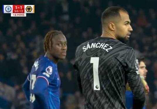 Imagine Trevoh Chalobah thought he'd escaped Robert Sanchez only for his  new club , Como to bring Sanchez in as their goalie🤣🤣🤣. This life no  just balance. ALUTA CONTINUA