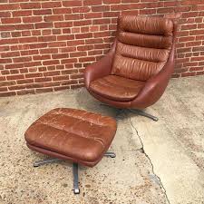 Swivel chair mounted on metal base and. Mid Century Swivel Scoop Lounge Chair And Ottoman In Brown Leather From Off The Beaten Track Warehouse Of Permanently Closed Attic