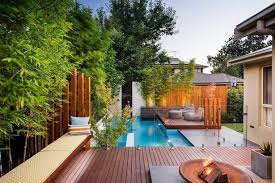 Kleiner Garten Mit Pool Gestalten Pool Im Garten Gartengestaltung Hinterhof