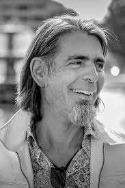 Es riecht so gut ihr frisches Blut: Ein Serienkiller auf Menschenjagd :  Rheinfels, Herr Paul: Amazon.de: Bücher