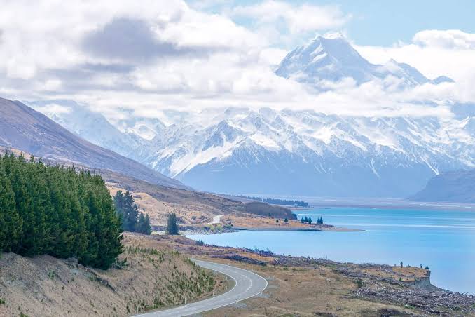 Scenic South Island road trip from Christchurch to Lake Tekapo